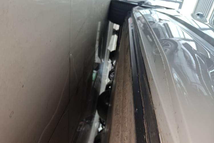 Used Audi Q4 e-tron 2023 40 e-tron Adventure Edition Right Side Sill