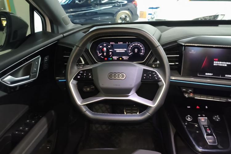 Used Audi Q4 e-tron 2023 40 e-tron Boundary Edition Steering Wheel