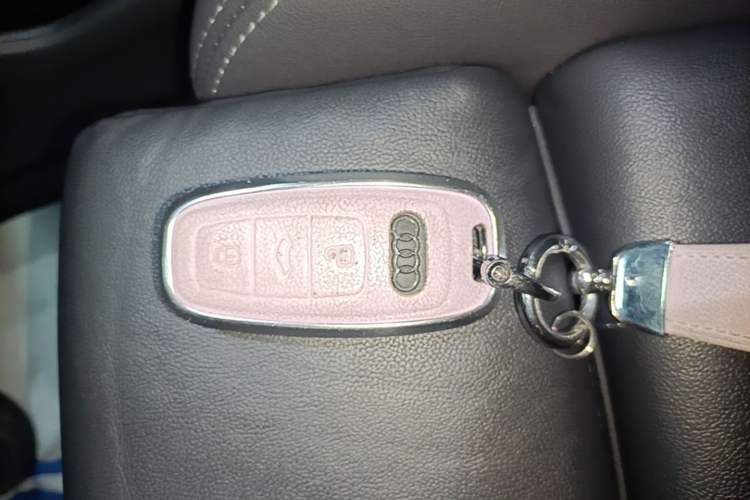 Used Audi Q4 e-tron 2023 40 e-tron Adventure Edition Vehicle Key