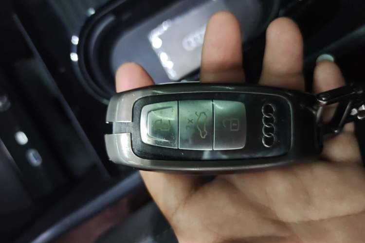 Used Audi Q4 e-tron 2023 40 e-tron Adventure Edition Vehicle Key