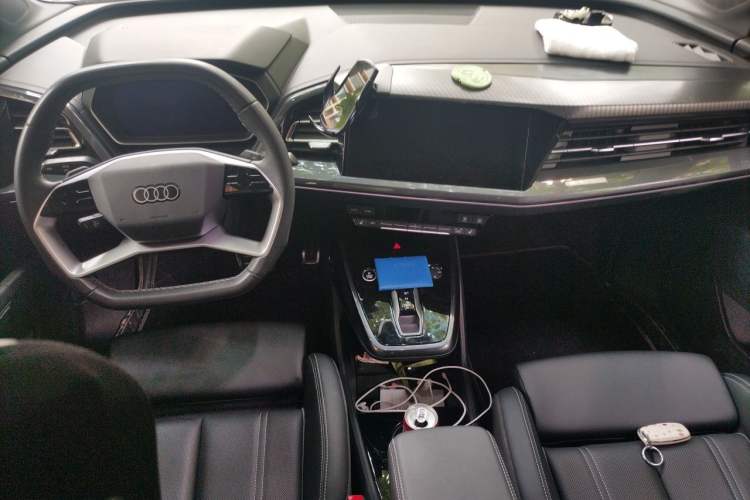 Used Audi Q4 e-tron 2024 40 e-tron Boundary Edition Center Console