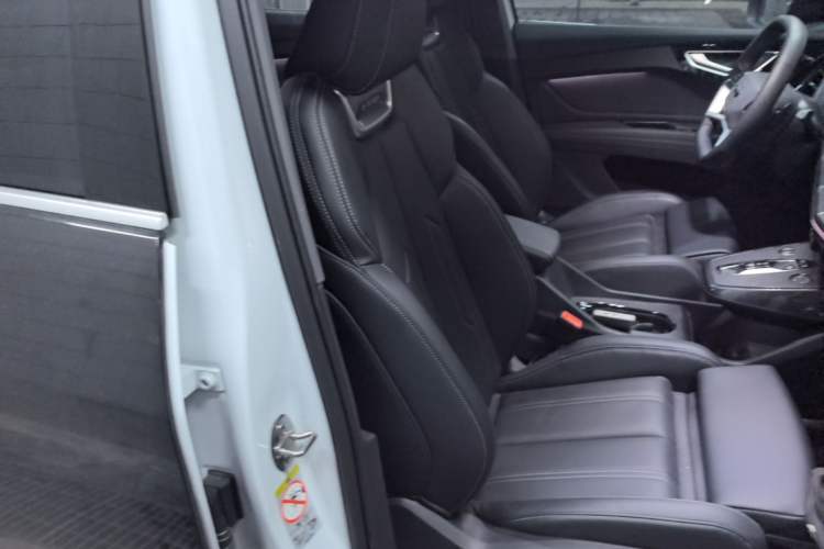 Used Audi Q4 e-tron 2024 40 e-tron Boundary Edition Right Front Seat