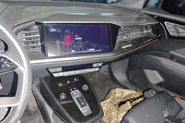 Used Audi Q4 e-tron 2024 40 e-tron Boundary Edition in Midnight Blue Audio And AC Panel