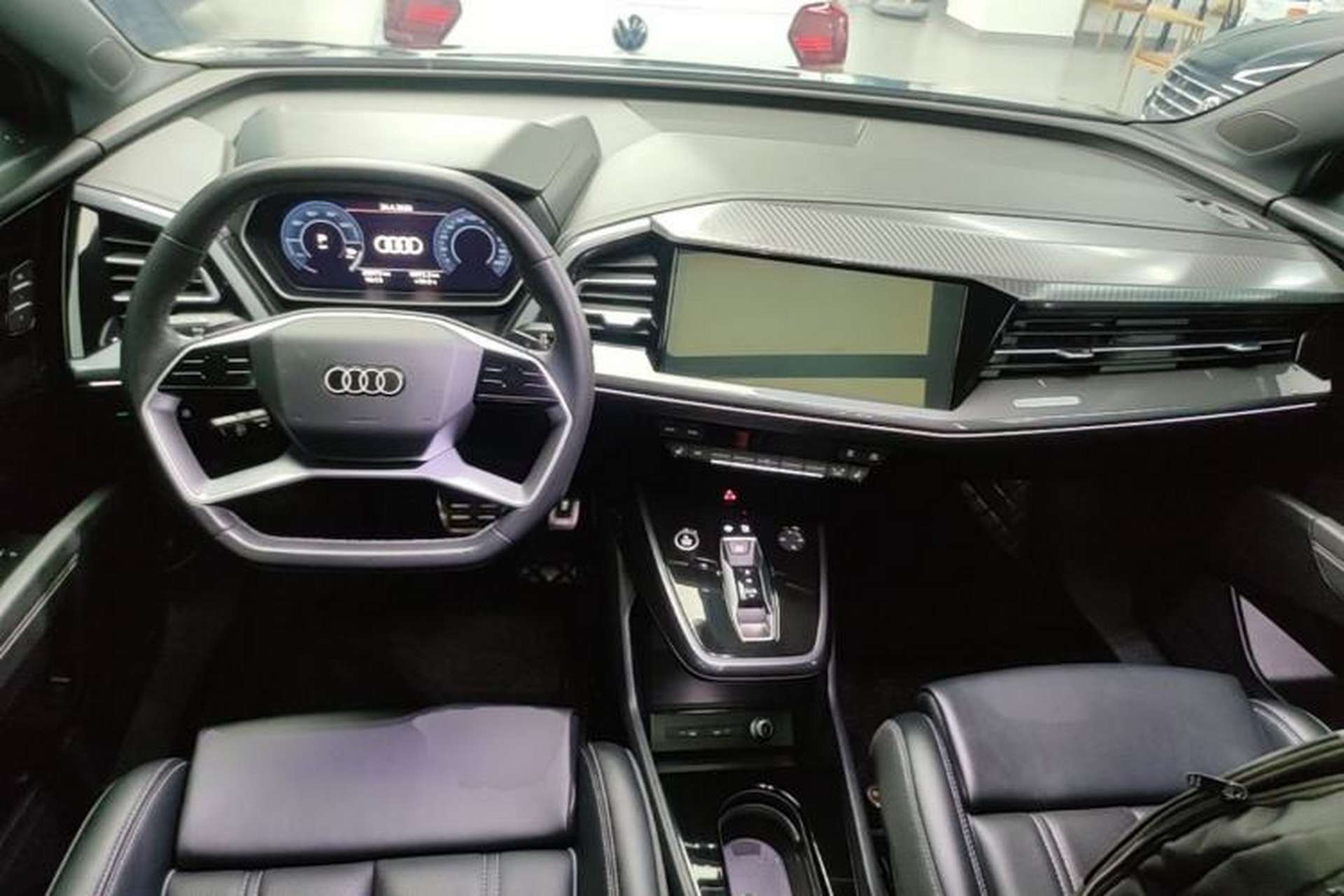 Used Audi Q4 e-tron 2024 50 e-tron quattro Creation Edition Midnight Center Console