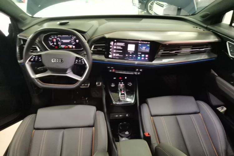 Used Audi Q4 e-tron 2024 50 e-tron quattro Creation Edition Midnight Center Console
