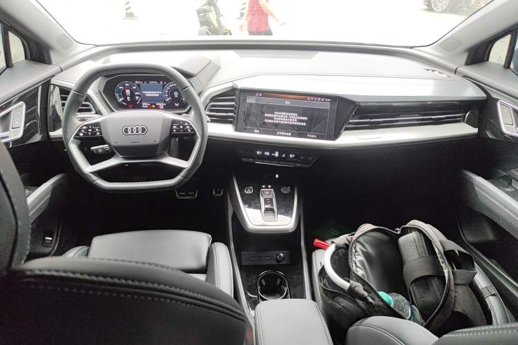 Used Audi Q4 e-tron 2024 40 e-tron Adventure Edition Center Console