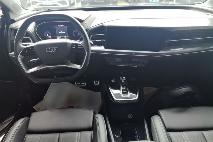 Used Audi Q4 e-tron 2024 40 e-tron Boundary Edition Center Console