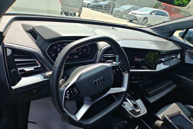 Used Audi Q4 e-tron 2024 40 e-tron Boundary Edition Center Console