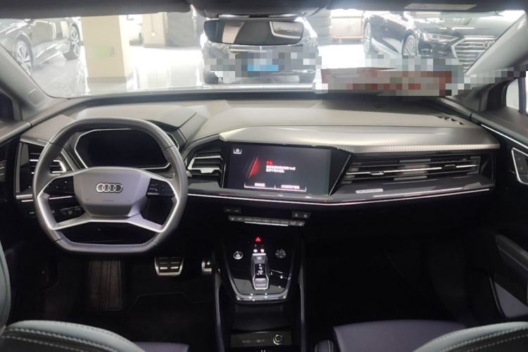 Used Audi Q4 e-tron 2024 40 e-tron Boundary Edition Center Console