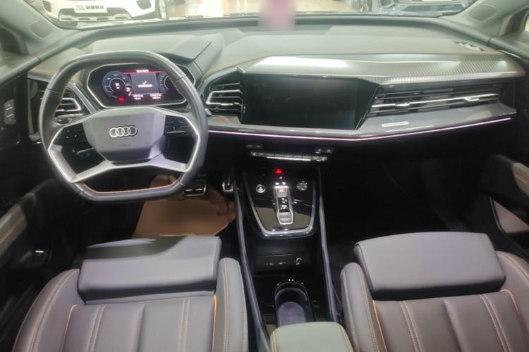 Used Audi Q4 e-tron 2024 40 e-tron Boundary Edition Center Console