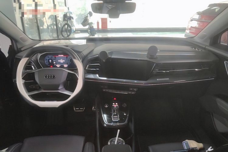 Used Audi Q4 e-tron 2024 40 e-tron Champion Edition Center Console
