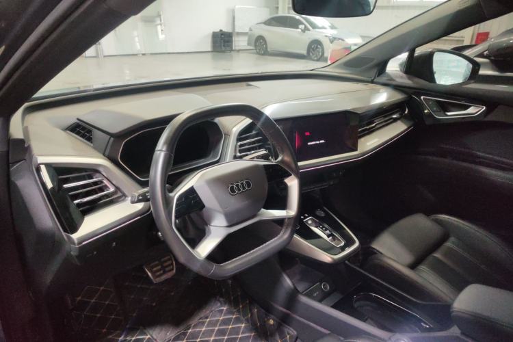Used Audi Q4 e-tron 2024 40 e-tron Adventure Edition Center Console