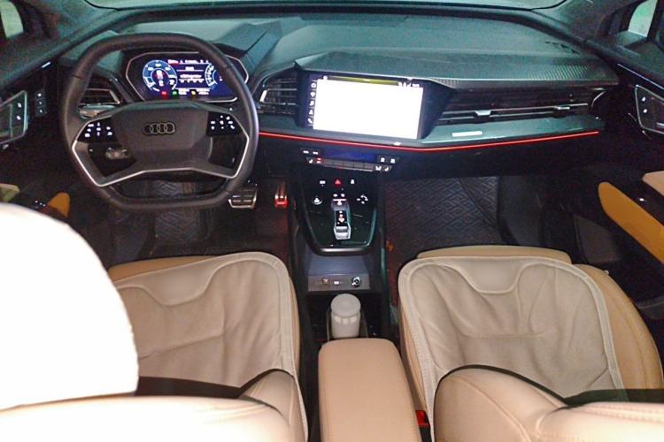 Used Audi Q4 e-tron 2024 40 e-tron Boundary Edition Center Console