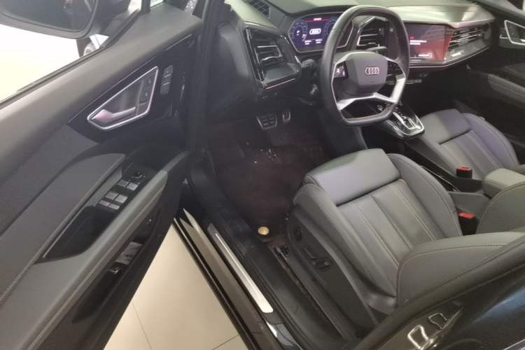 Used Audi Q4 e-tron 2024 50 e-tron quattro Creation Edition Midnight Driver Seat