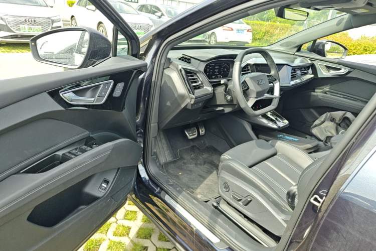 Used Audi Q4 e-tron 2024 40 e-tron Boundary Edition Driver Seat