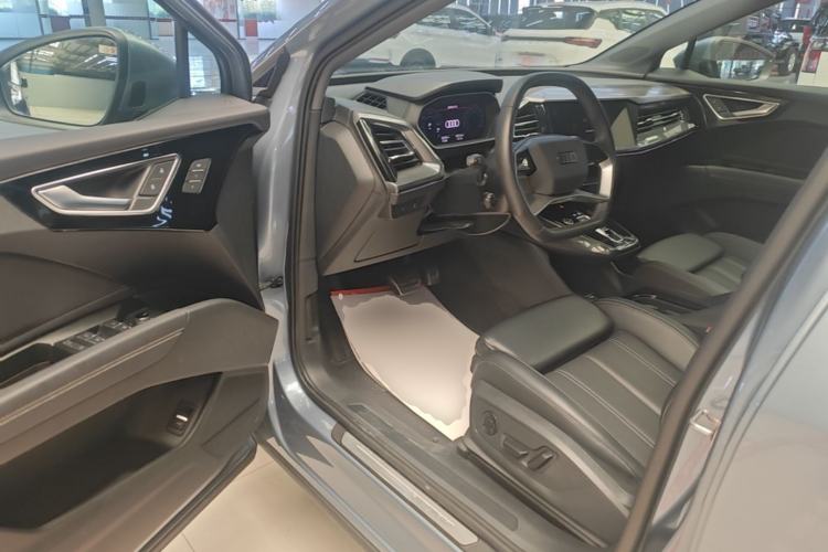 Used Audi Q4 e-tron 2024 40 e-tron Boundary Edition Driver Seat