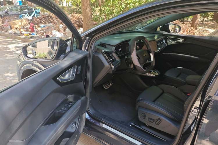 Used Audi Q4 e-tron 2024 40 e-tron Boundary Edition Driver Seat
