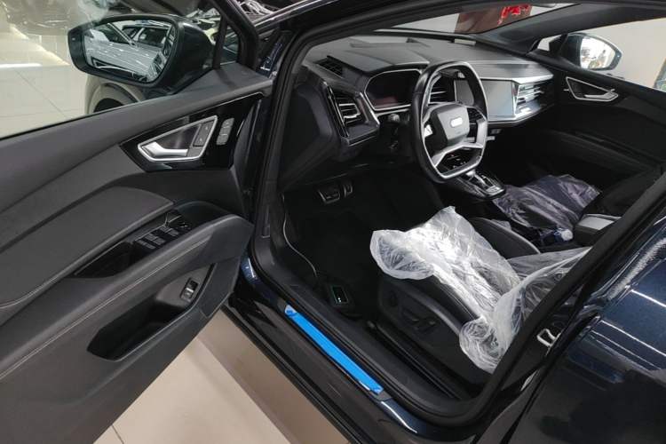 Used Audi Q4 e-tron 2024 40 e-tron Boundary Edition Driver Seat