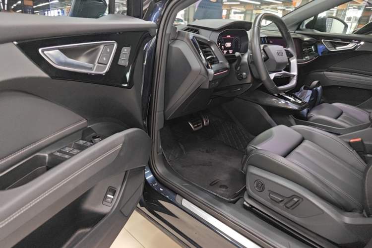 Used Audi Q4 e-tron 2024 40 e-tron Boundary Edition Driver Seat