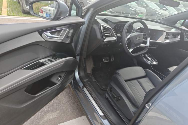 Used Audi Q4 e-tron 2024 40 e-tron Boundary Edition Driver Seat