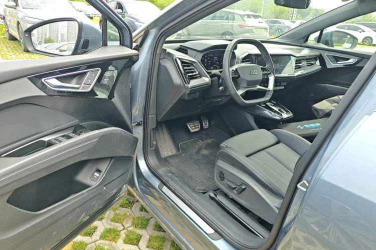 Used Audi Q4 e-tron 2024 40 e-tron Boundary Edition Driver Seat