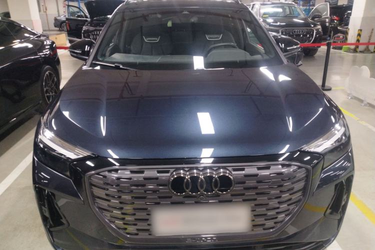 Used Audi Q4 e-tron 2024 50 e-tron quattro Creation Edition Midnight Exterior 1