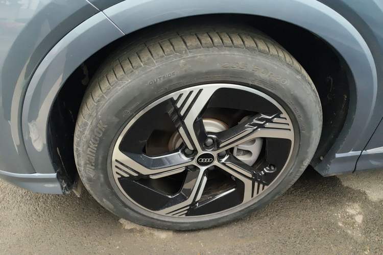 Used Audi Q4 e-tron 2024 40 e-tron Boundary Edition Exterior 4