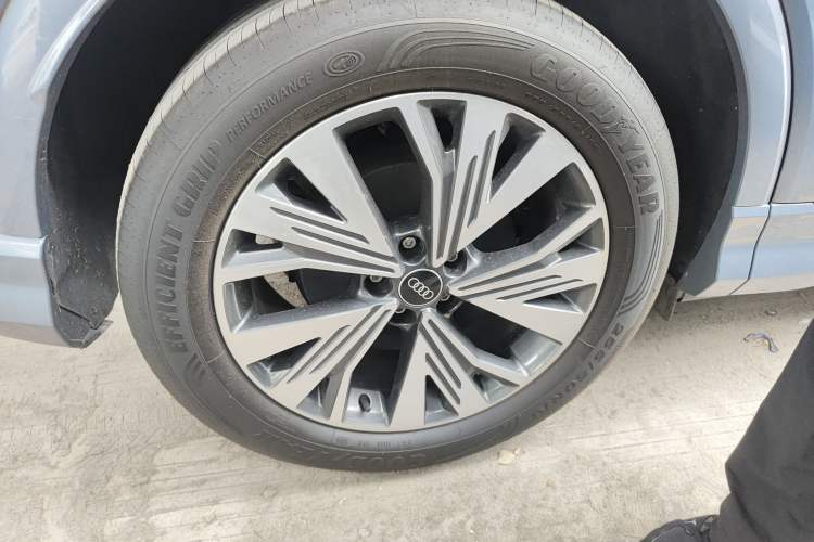 Used Audi Q4 e-tron 2024 40 e-tron Adventure Edition Exterior 5