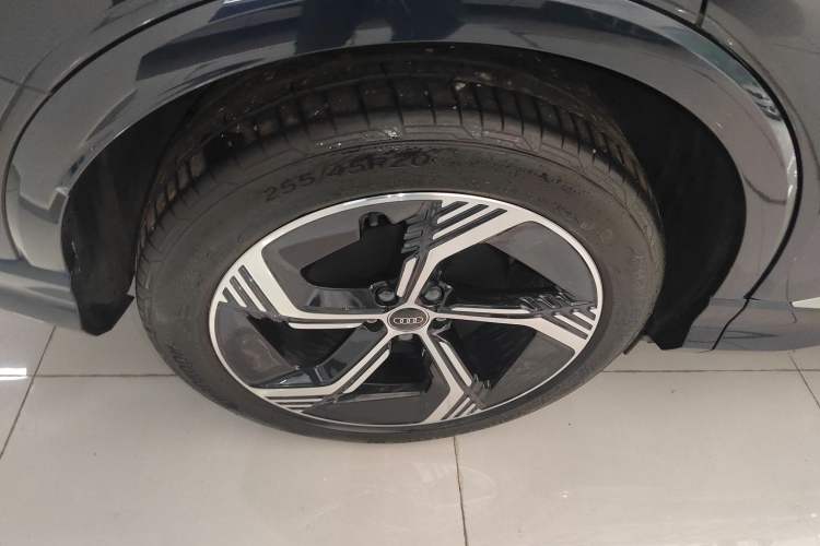 Used Audi Q4 e-tron 2024 40 e-tron Boundary Edition Exterior 5