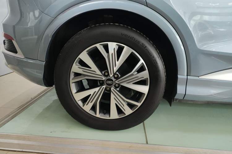 Used Audi Q4 e-tron 2024 40 e-tron Adventure Edition Exterior 5
