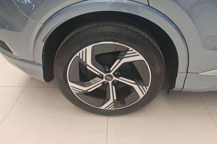 Used Audi Q4 e-tron 2024 40 e-tron Boundary Edition Exterior 5