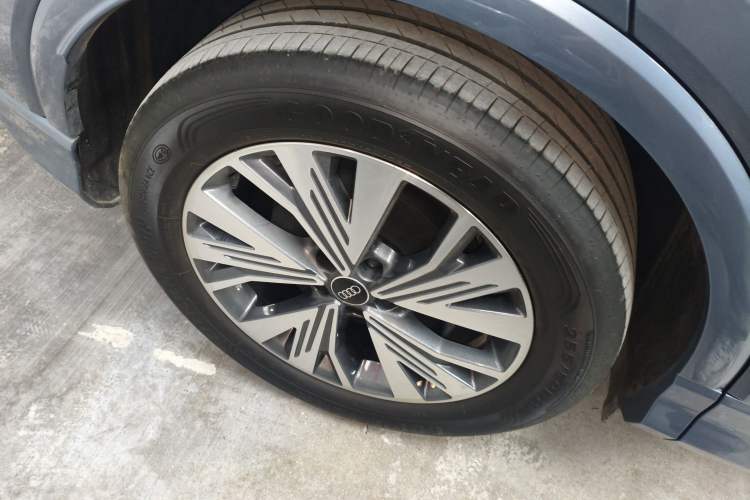 Used Audi Q4 e-tron 2024 40 e-tron Adventure Edition Exterior 5
