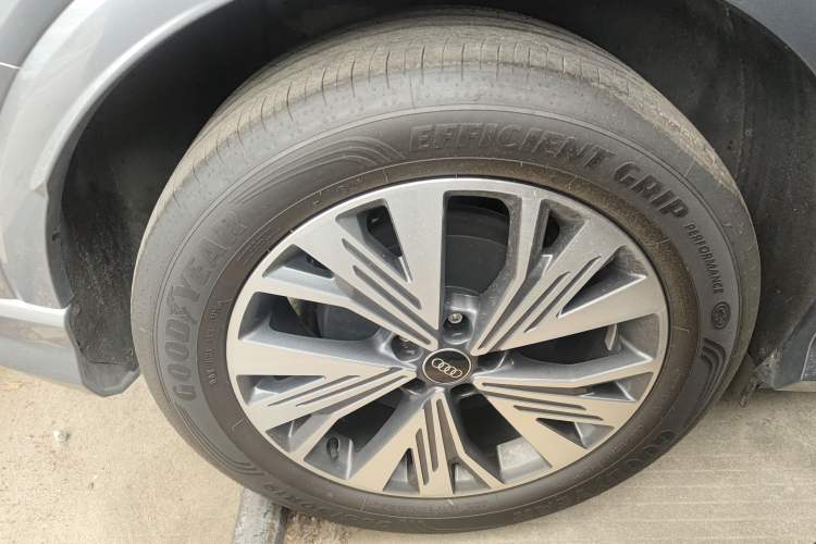 Used Audi Q4 e-tron 2024 40 e-tron Adventure Edition Exterior 5