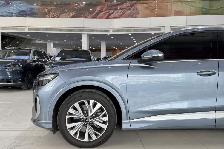 Used Audi Q4 e-tron 2024 40 e-tron Adventure Edition Exterior 7