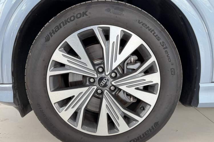 Used Audi Q4 e-tron 2024 40 e-tron Adventure Edition Exterior 8