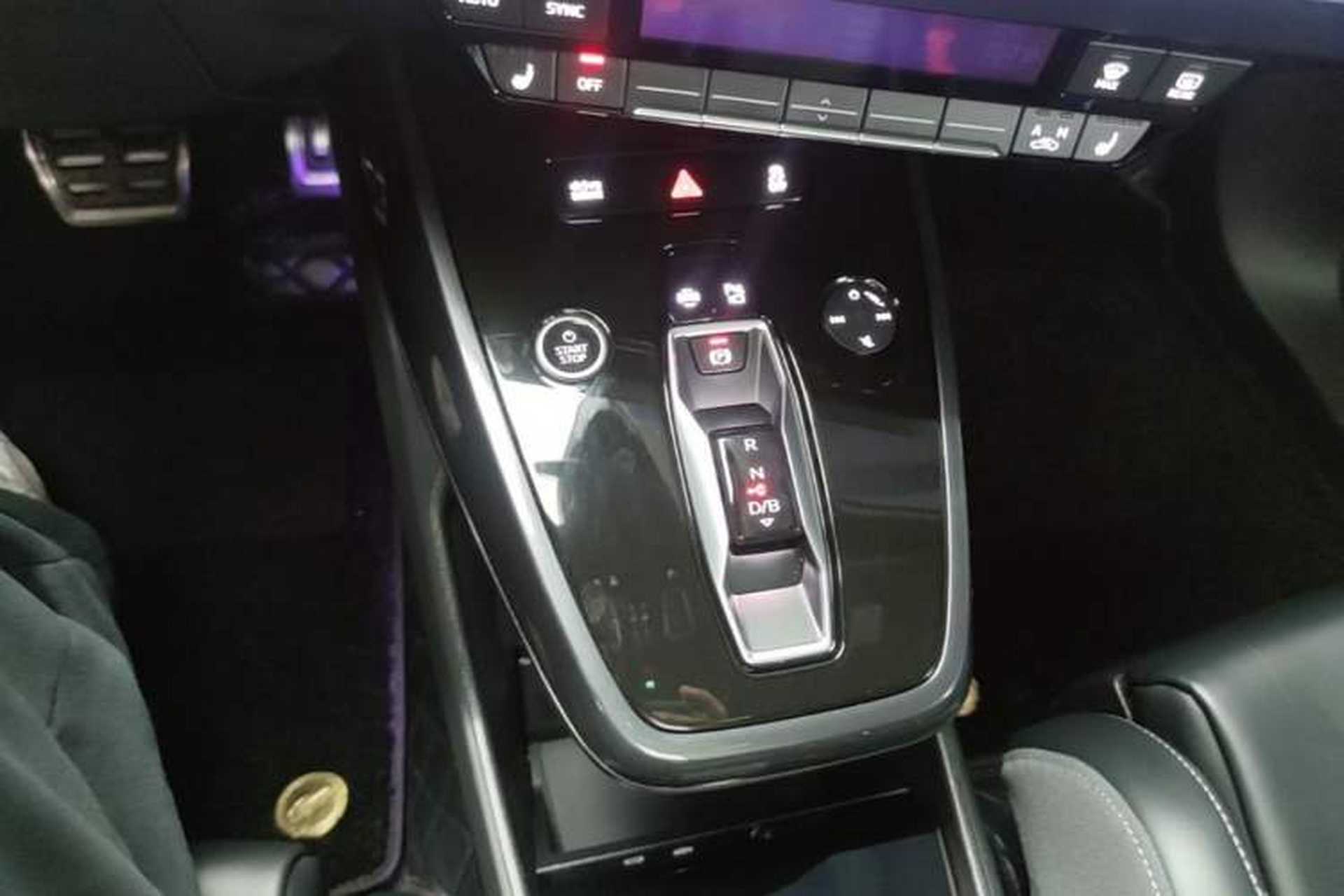 Used Audi Q4 e-tron 2024 50 e-tron quattro Creation Edition Midnight Gear Lever