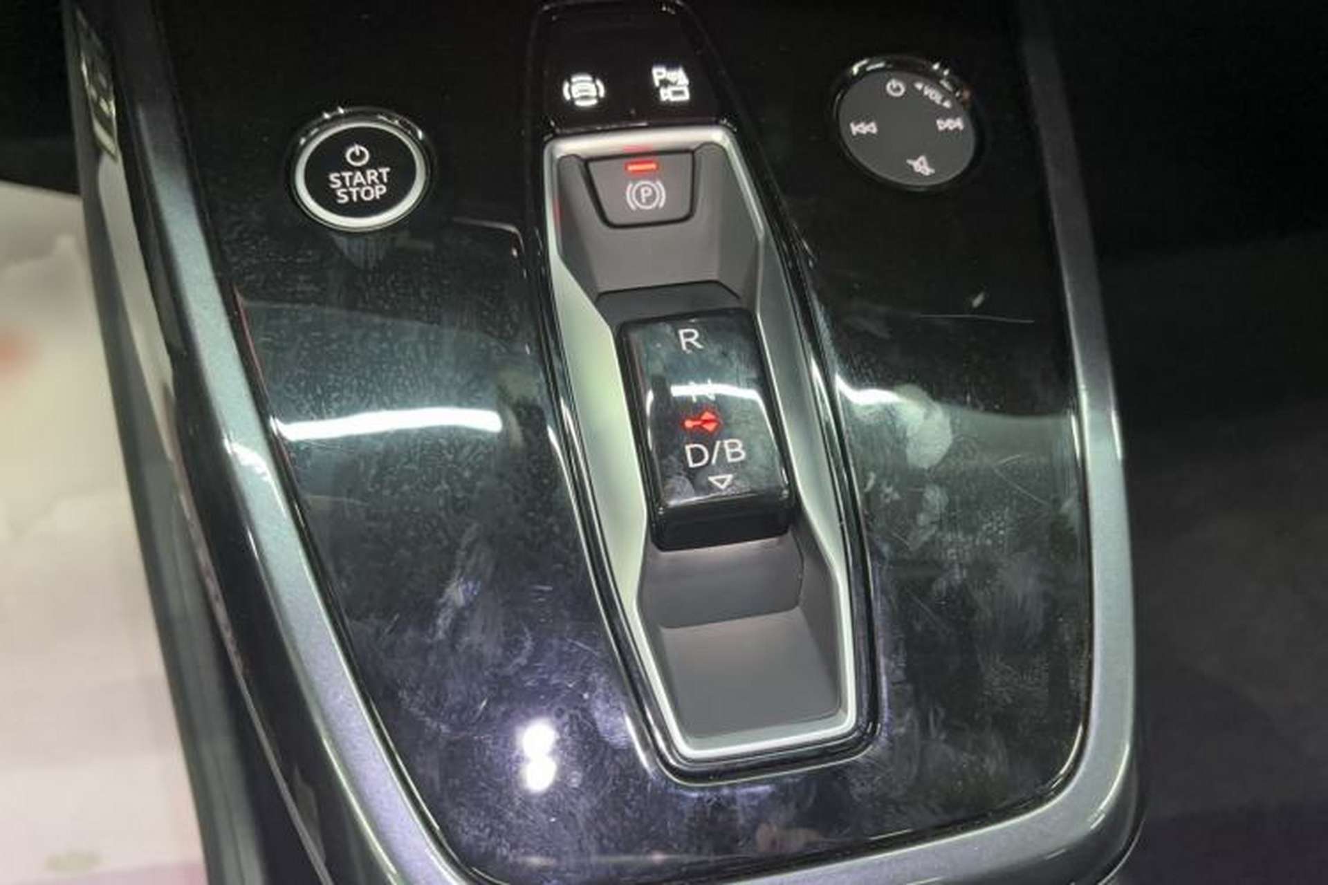 Used Audi Q4 e-tron 2024 40 e-tron Boundary Edition Gear Lever