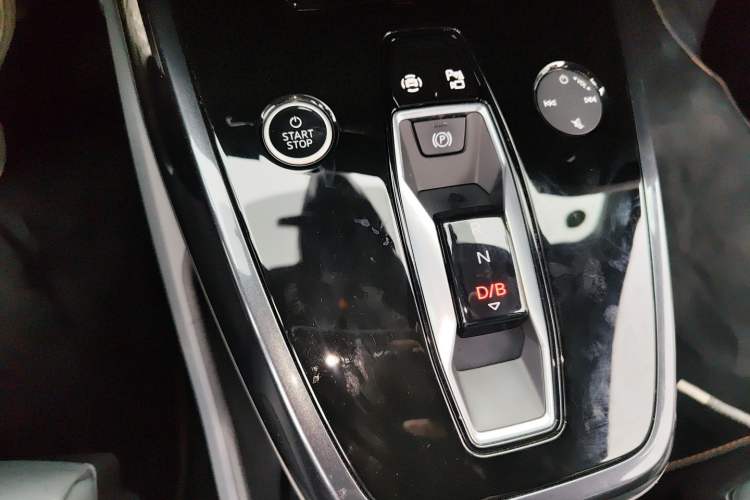 Used Audi Q4 e-tron 2024 40 e-tron Boundary Edition Gear Lever