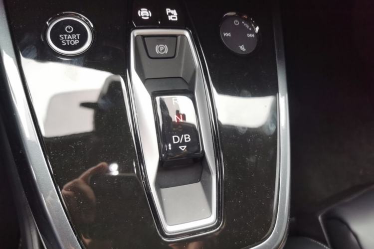 Used Audi Q4 e-tron 2024 40 e-tron Boundary Edition Gear Lever