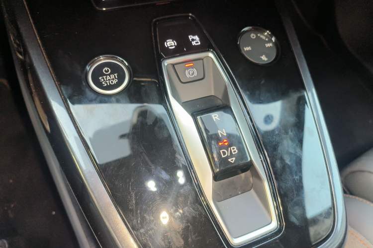 Used Audi Q4 e-tron 2024 40 e-tron Boundary Edition Gear Lever