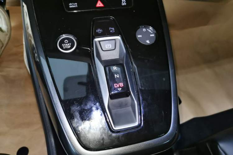 Used Audi Q4 e-tron 2024 40 e-tron Boundary Edition Gear Lever