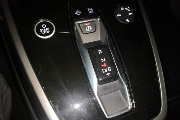 Used Audi Q4 e-tron 2024 40 e-tron Adventure Edition Gear Lever