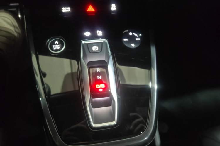 Used Audi Q4 e-tron 2024 40 e-tron Boundary Edition Gear Lever