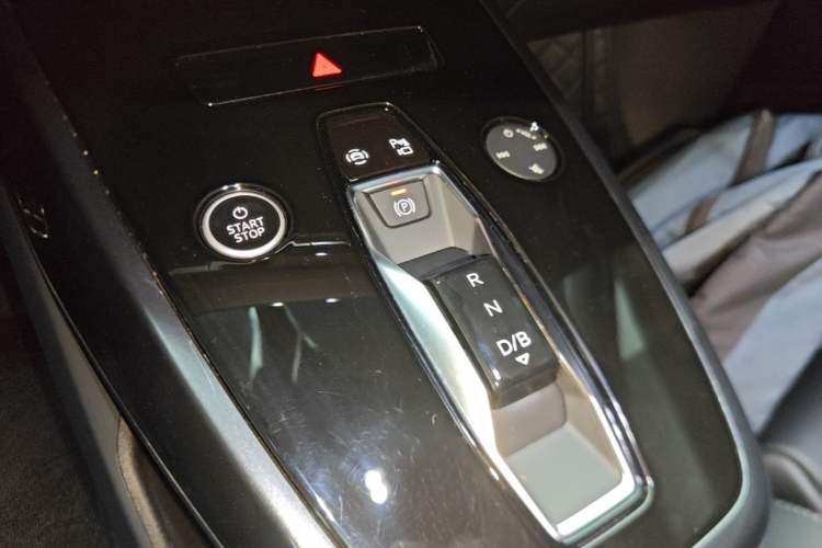 Used Audi Q4 e-tron 2024 40 e-tron Boundary Edition Gear Lever