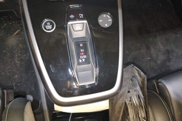 Used Audi Q4 e-tron 2024 40 e-tron Adventure Edition Gear Lever