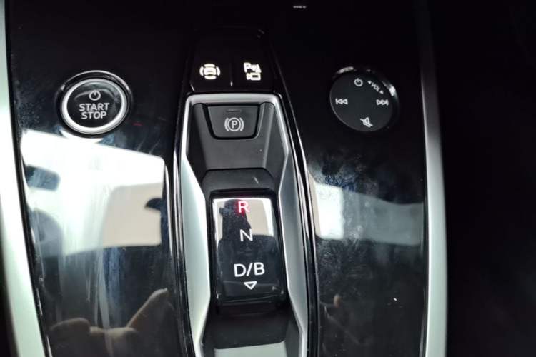 Used Audi Q4 e-tron 2024 40 e-tron Adventure Edition Gear Lever