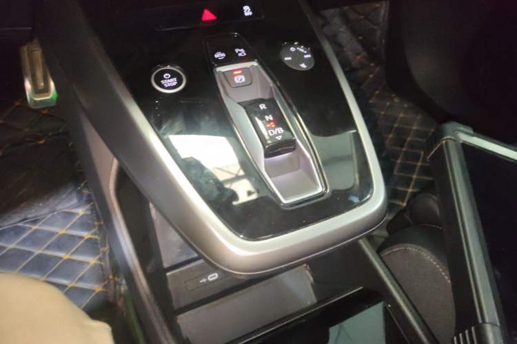 Used Audi Q4 e-tron 2024 40 e-tron Adventure Edition Gear Lever