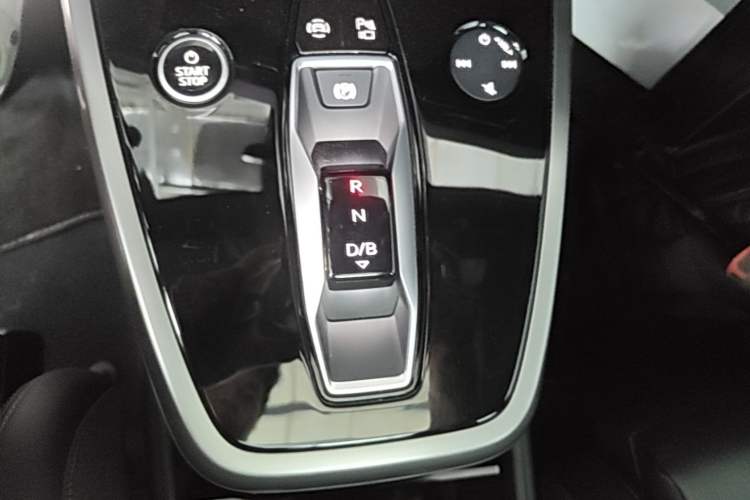 Used Audi Q4 e-tron 2024 40 e-tron Adventure Edition Gear Lever
