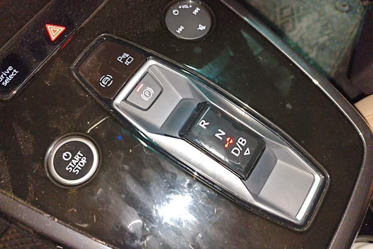 Used Audi Q4 e-tron 2024 40 e-tron Boundary Edition Gear Lever