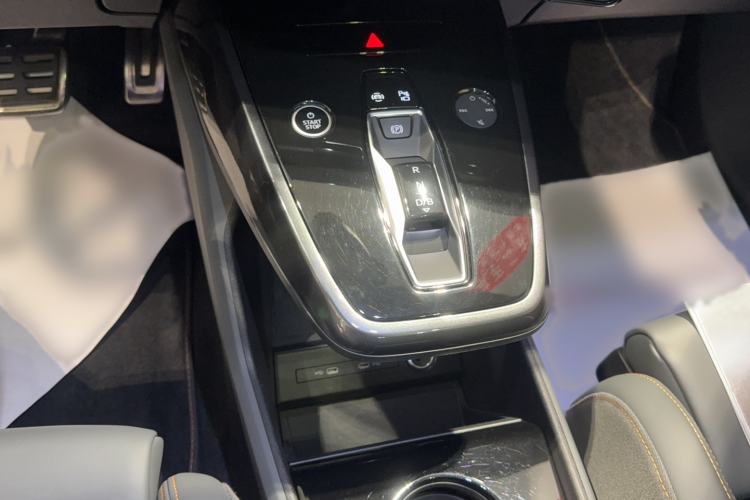 Used Audi Q4 e-tron 2024 40 e-tron Boundary Edition Gear Lever